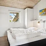 Nelina - 300m From The Sea By Interhome *