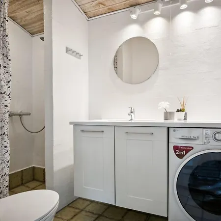 Vakantiehuis Nelina - 300m From The Sea By Interhome